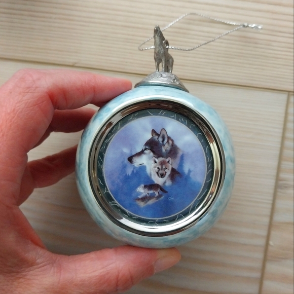 Set of 4 Bradford Editions Wolf Ornaments - Picture 5 of 10